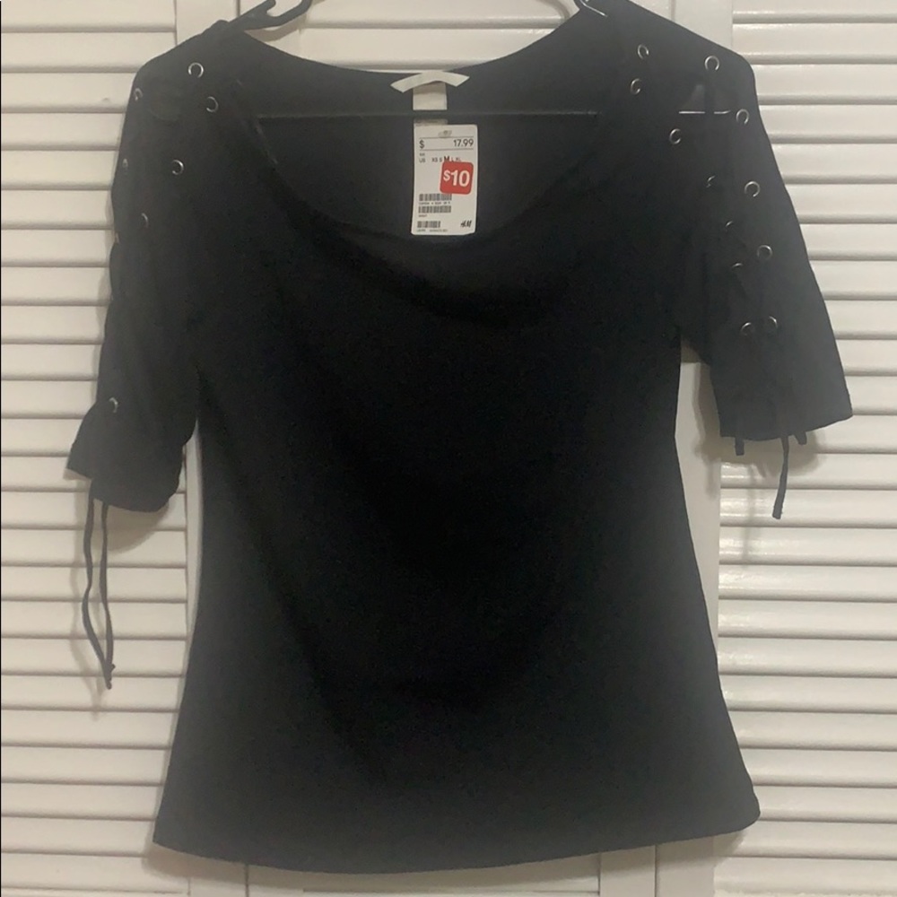 Black shirt with lace up Sleeves